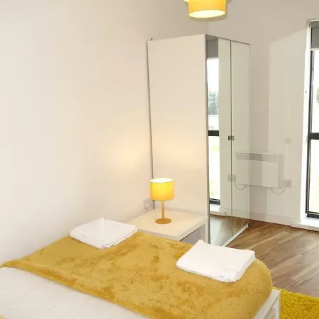 Aire Elegant Ground Floor 2 Bed 2 Bath Including Parking Apartment
