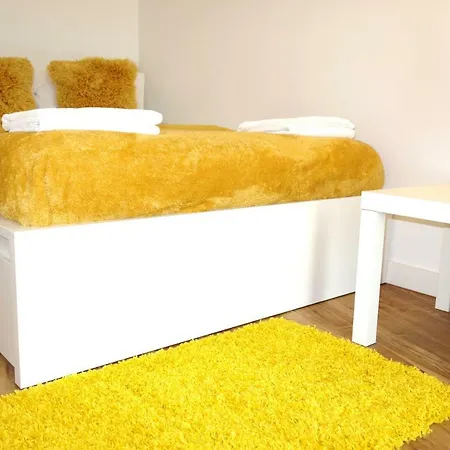 Aire Elegant Ground Floor 2 Bed 2 Bath Including Parking *